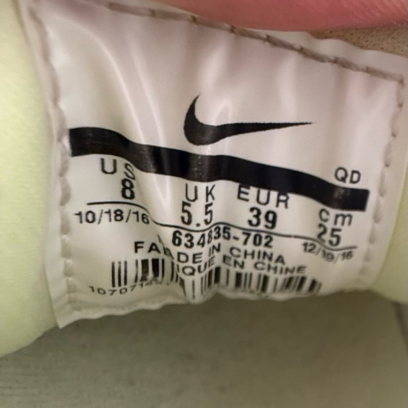 Nike Air Huarache Barely Volt Women’s 8 EU 39 Neon Lime White Gum – Like New - Picture 7 of 7